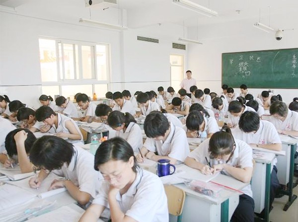 甘肅16萬人考英語四六級(jí) 考場使用手機(jī)屏蔽器